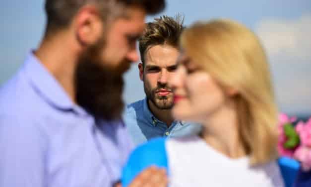 Comment réagit le PN quand son ex se remet en couple ? 3 scenarios possibles